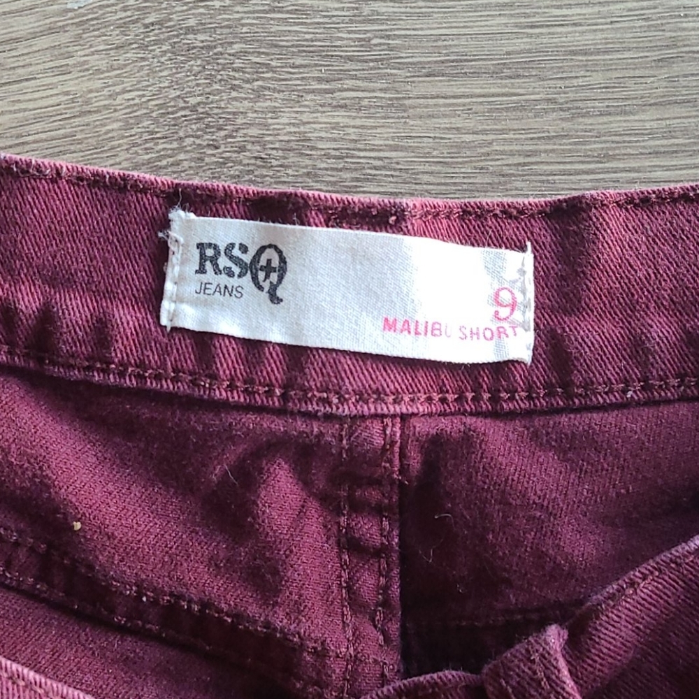 Shorta - Picture 2 of 3